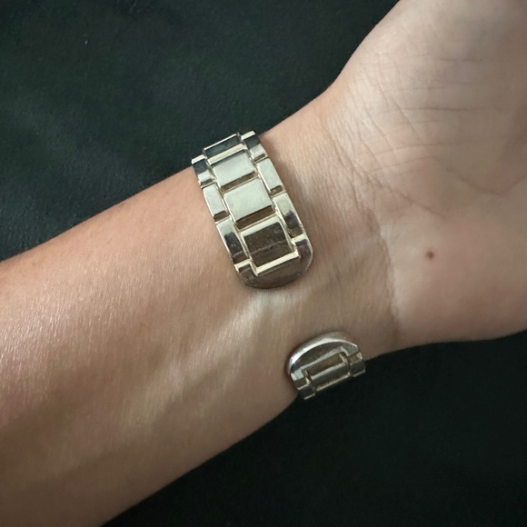 5 for 1 Silver and Gold Analog Watches - Picture 11 of 11